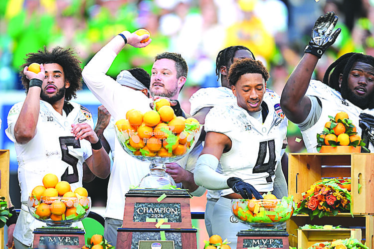 Defense carries the day for Oregon, as Ducks move into semifinals by topping Texas Tech